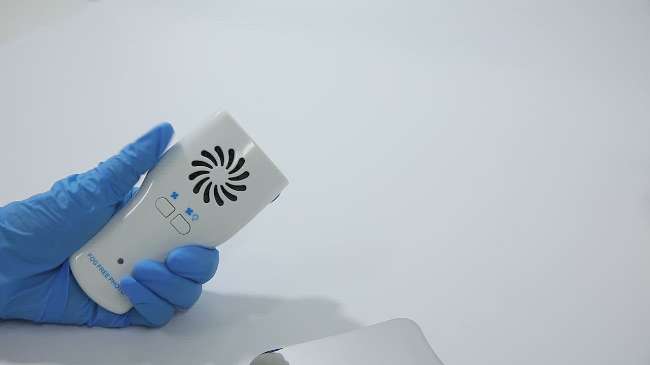 Load video: Dental Automatic Anti-fog Mirrors for Oral Photography Reflector Defog Mirror